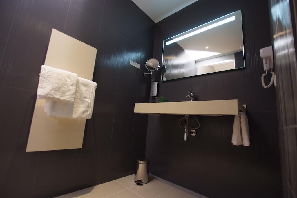 Le Privilege Chateaubourg  Room photo